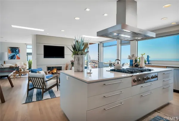 $11,995,000 | 121 16th Street, Manhattan Beach, CA 90266