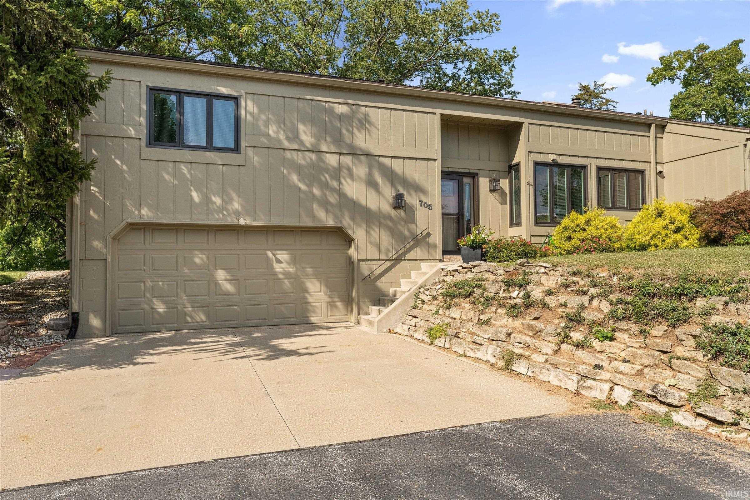 705 Vistula Terrace, Unit 1 Mishawaka, IN 46544 - Photo 1 of 33 Gallery Image 1