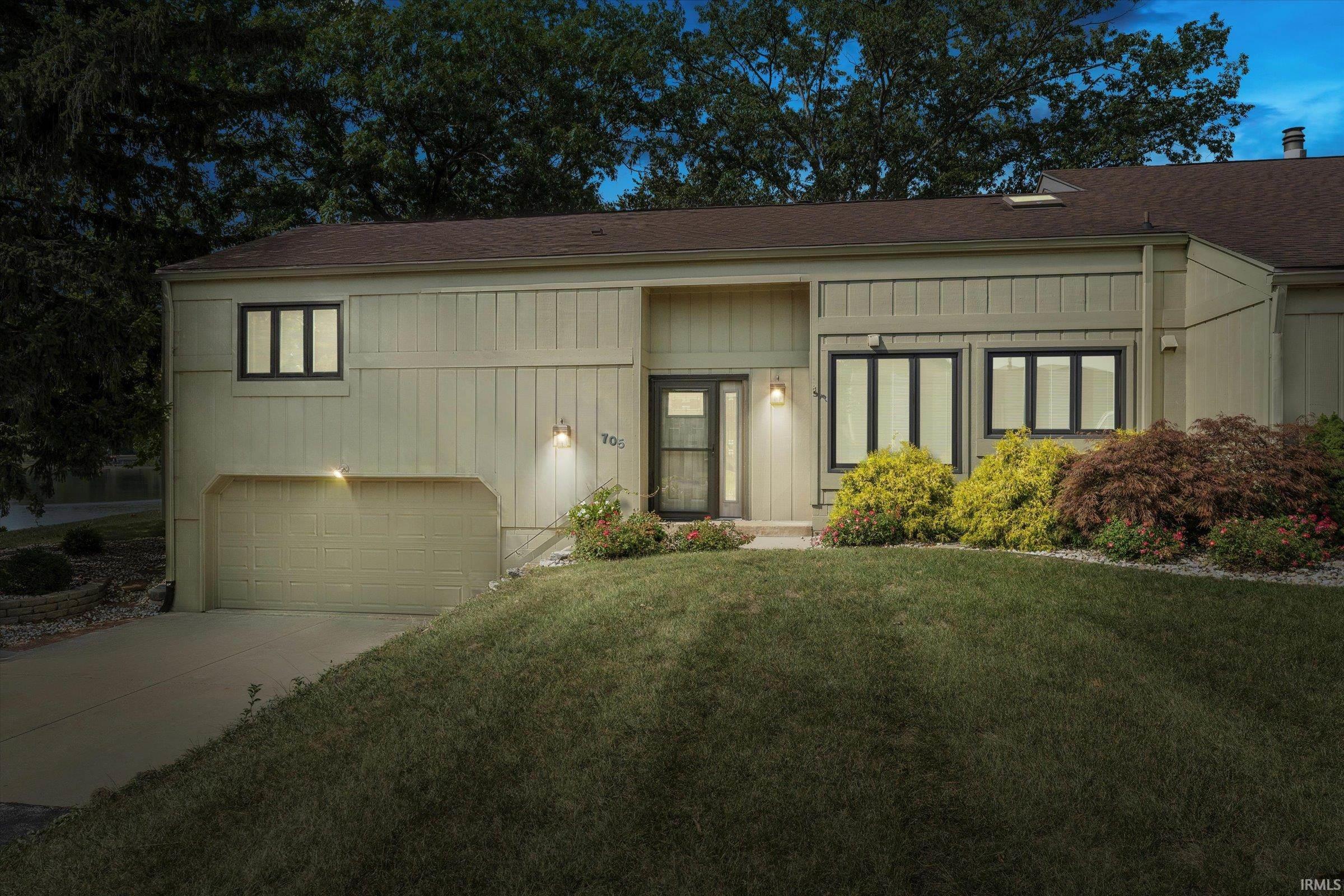 705 Vistula Terrace, Unit 1 Mishawaka, IN 46544 - Photo 2 of 33 Gallery Image 2