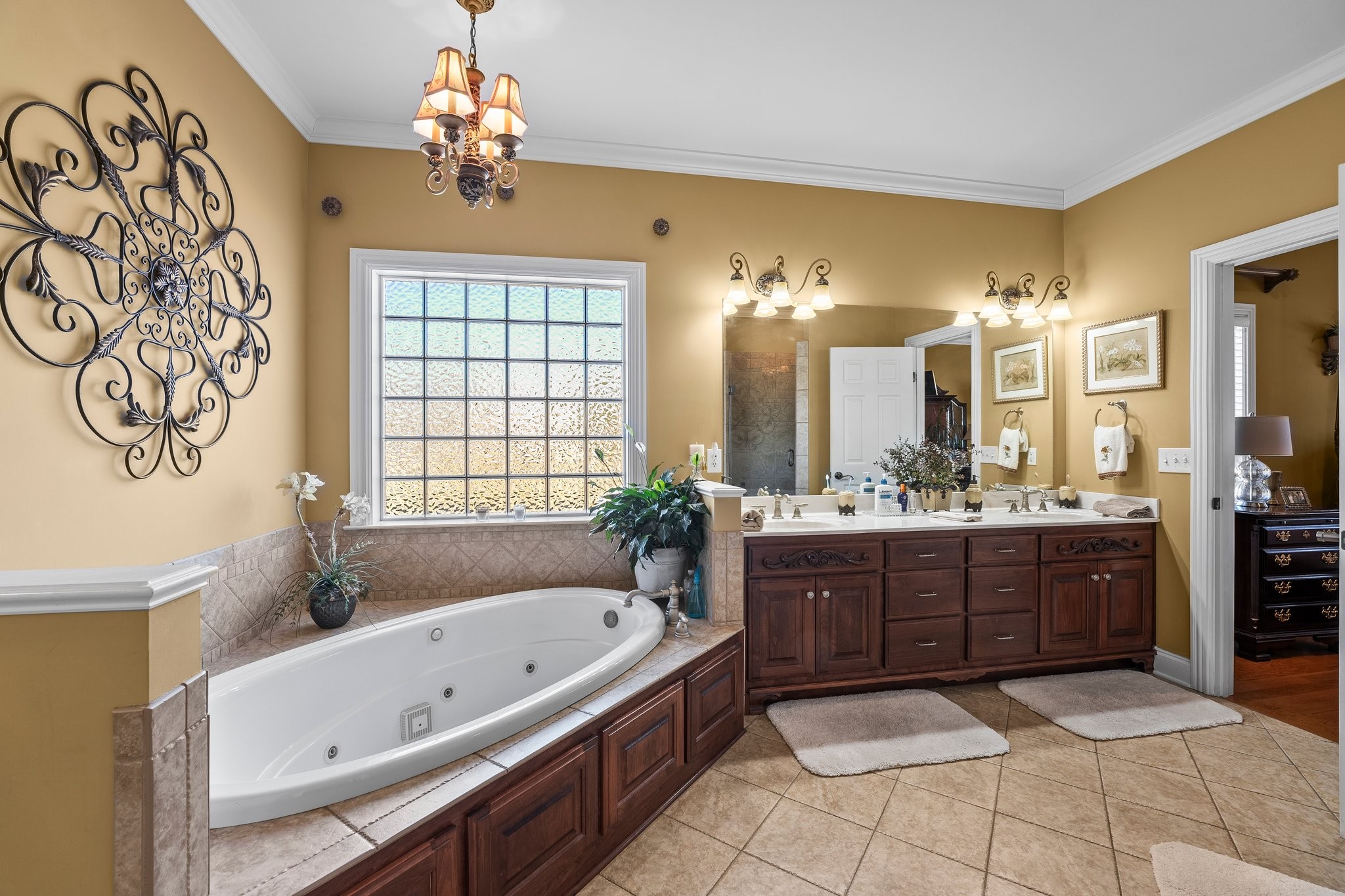 337 Pickney Road Winchester, TN 37398 - Photo 21 of 44 a spacious bathroom with a tub sink and mirror
