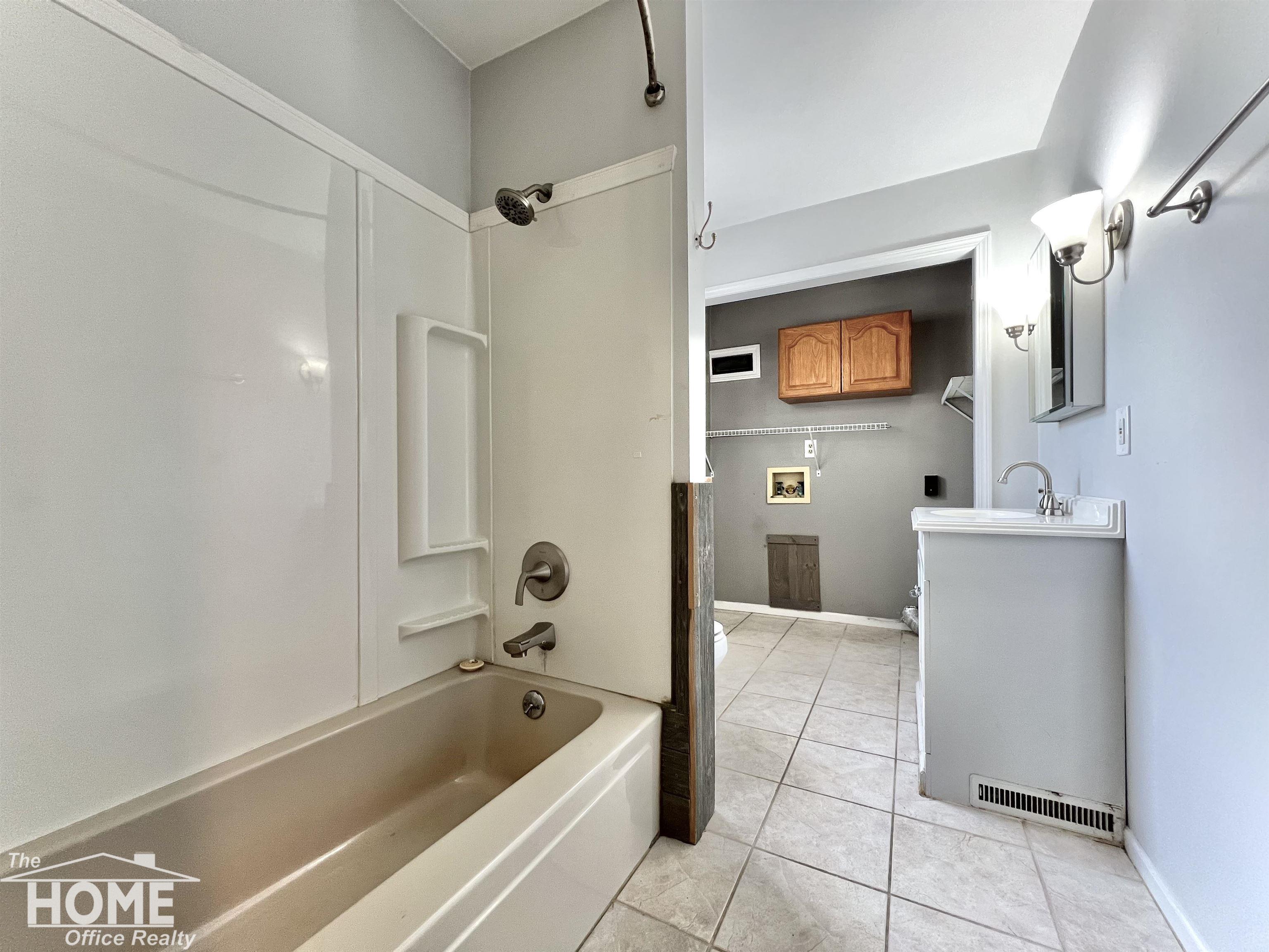 3999 North Chipman Road Owosso, MI 48867 - Photo 20 of 64 50193103-91c120d0-2925-4cd2-a0c0-126516dab532.JPG