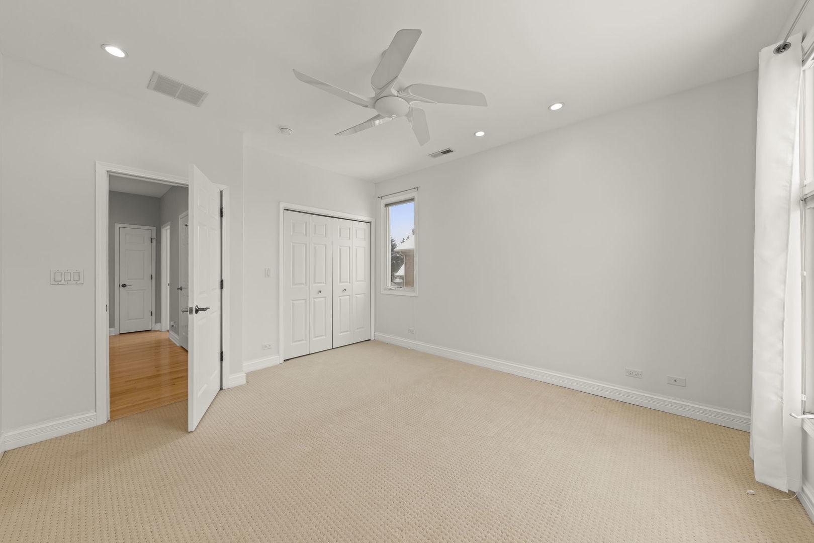1663 Pebble Beach Way Vernon Hills, IL 60061 - Photo 31 of 40 wooden floor in an empty room