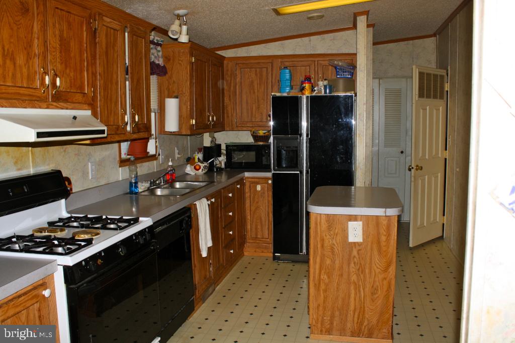 628 Springville Road New Holland, PA 17557 - Photo 3 of 9