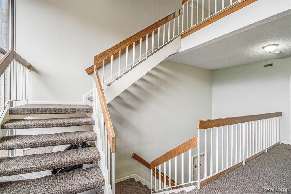 11773 Sycamore Road, Unit 25 Plymouth, MI 48170 - Photo 5 of 34