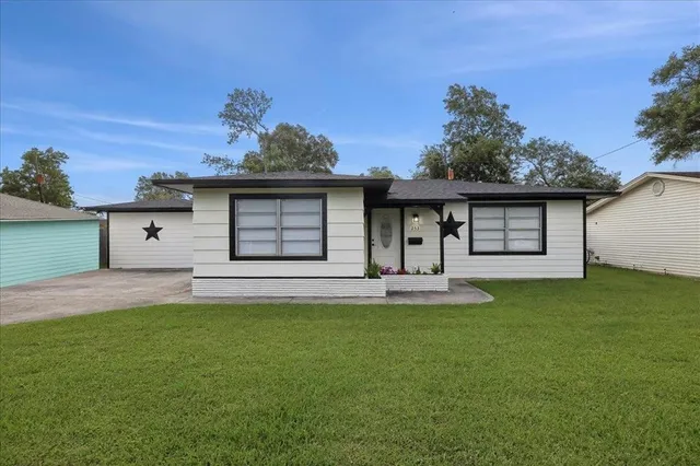 $199,900 | 253 Hampton Lane, Beaumont, TX 77707