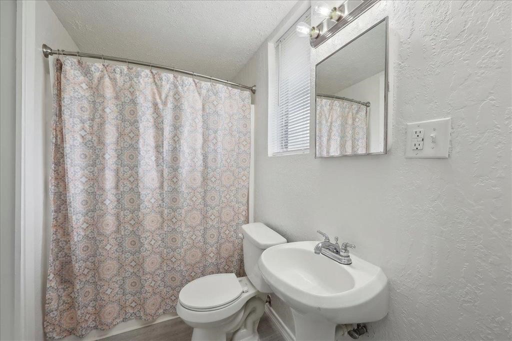 253 Hampton Lane Beaumont, TX 77707 - Photo 17 of 32