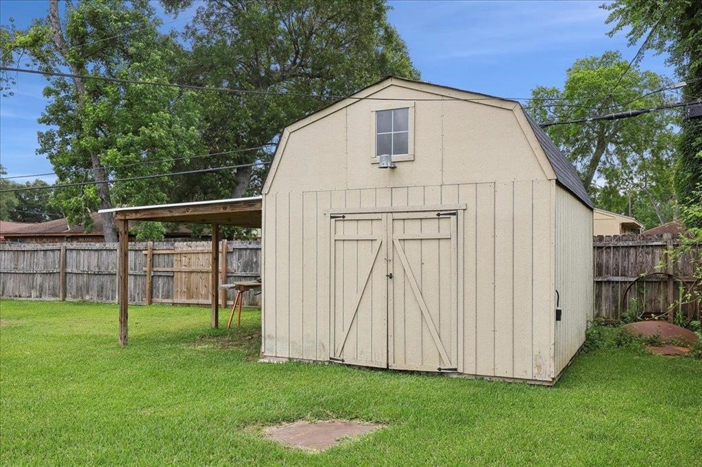 253 Hampton Lane Beaumont, TX 77707 - Photo 27 of 32