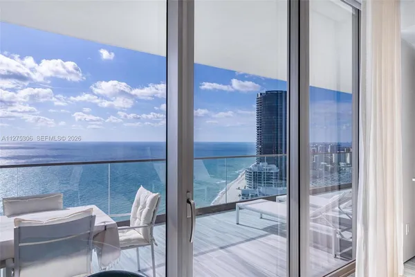 $31,500 | 18975 Collins Avenue, Unit 3802, Sunny Isles Beach, FL 33160