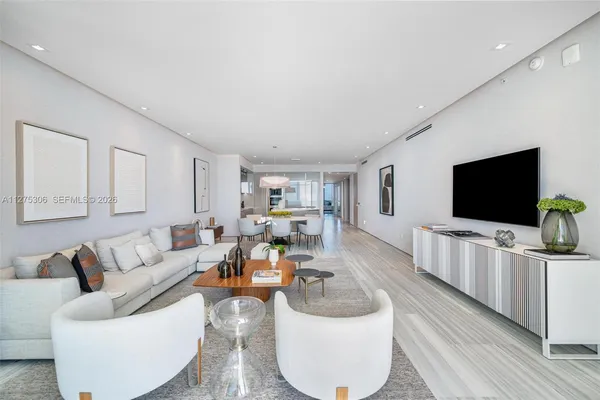 $31,500 | 18975 Collins Avenue, Unit 3802, Sunny Isles Beach, FL 33160