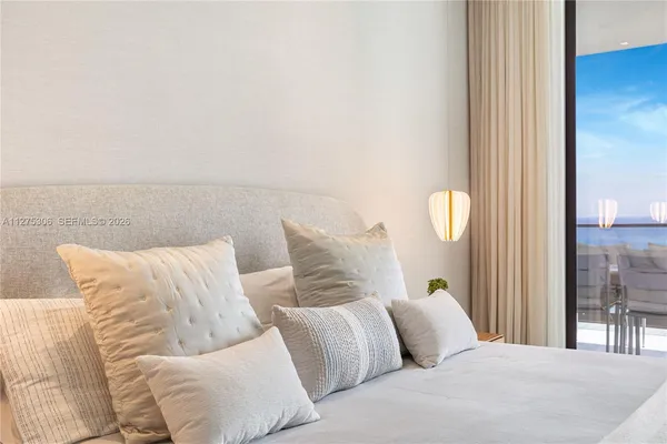 $31,500 | 18975 Collins Avenue, Unit 3802, Sunny Isles Beach, FL 33160