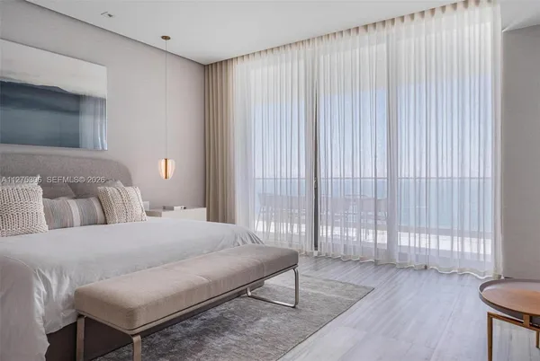 $31,500 | 18975 Collins Avenue, Unit 3802, Sunny Isles Beach, FL 33160