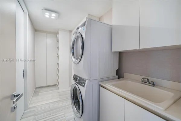 $31,500 | 18975 Collins Avenue, Unit 3802, Sunny Isles Beach, FL 33160