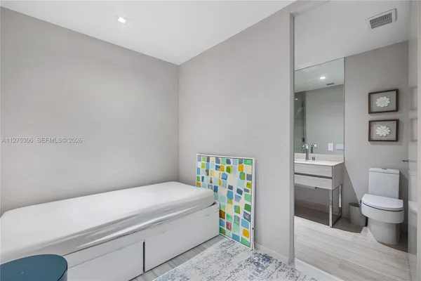 $31,500 | 18975 Collins Avenue, Unit 3802, Sunny Isles Beach, FL 33160