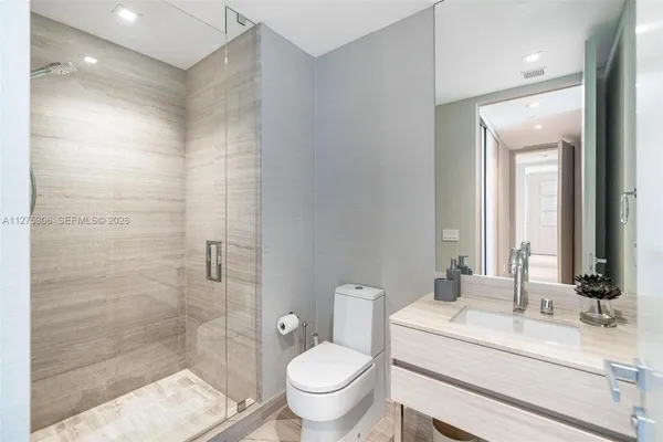 $31,500 | 18975 Collins Avenue, Unit 3802, Sunny Isles Beach, FL 33160