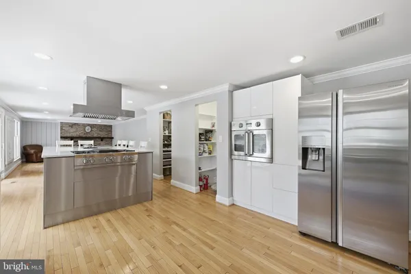 $1,375,000 | 9004 Copenhaver Drive, Potomac, MD 20854