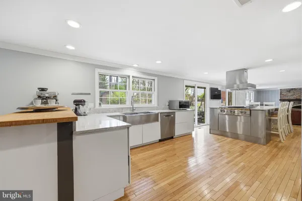 $1,375,000 | 9004 Copenhaver Drive, Potomac, MD 20854