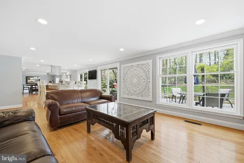 $1,375,000 | 9004 Copenhaver Drive, Potomac, MD 20854