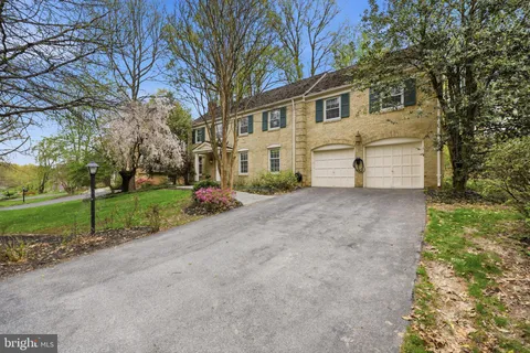 $1,375,000 | 9004 Copenhaver Drive, Potomac, MD 20854