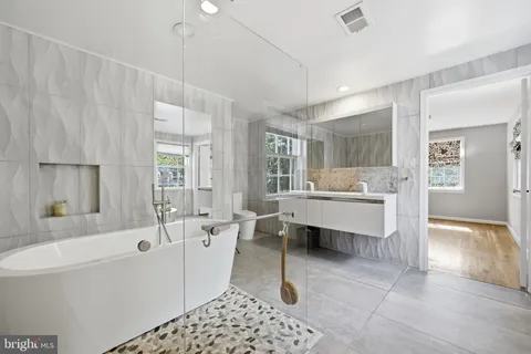 $1,375,000 | 9004 Copenhaver Drive, Potomac, MD 20854