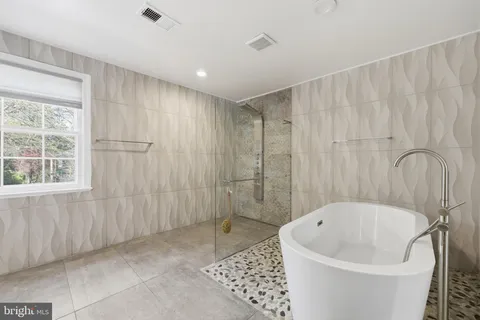 $1,375,000 | 9004 Copenhaver Drive, Potomac, MD 20854