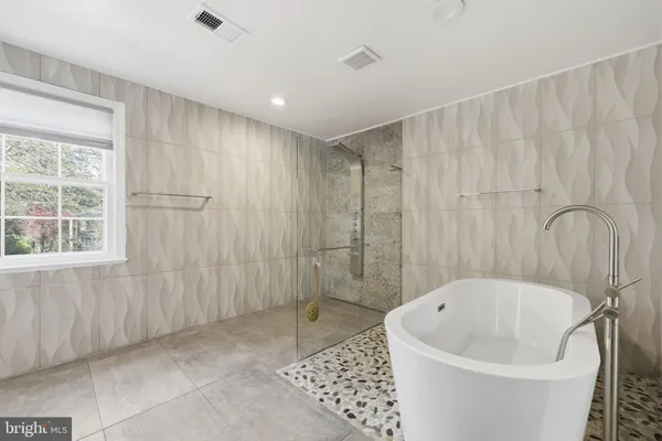 $1,375,000 | 9004 Copenhaver Drive, Potomac, MD 20854