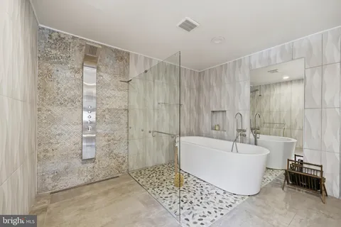 $1,375,000 | 9004 Copenhaver Drive, Potomac, MD 20854