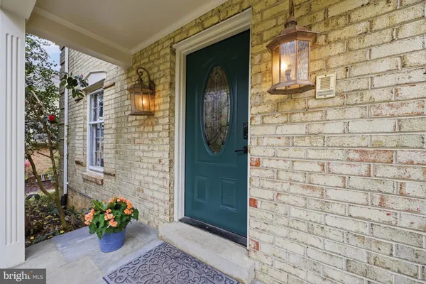 $1,375,000 | 9004 Copenhaver Drive, Potomac, MD 20854