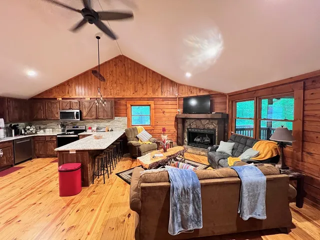 $525,000 | 450 Mull Valley Road, Morganton, GA 30560