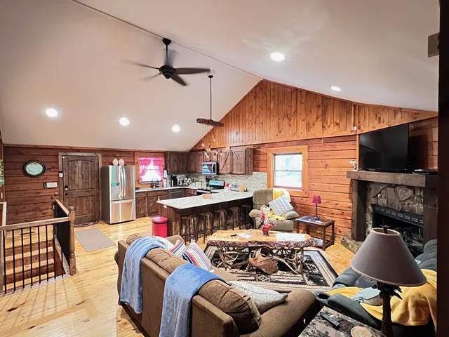 $525,000 | 450 Mull Valley Road, Morganton, GA 30560