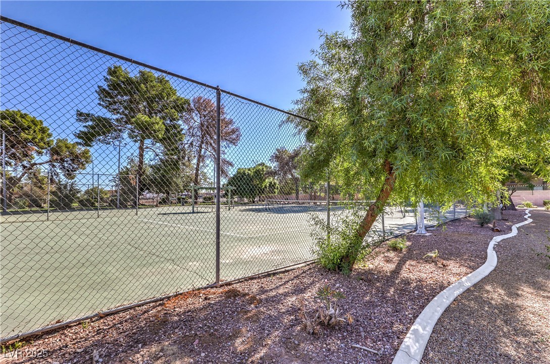4810 Summerhill Road Las Vegas, NV 89121 - Photo 35 of 36 Tennis Court