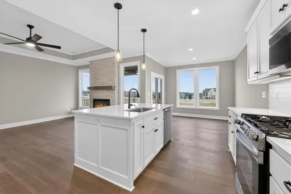 $525,800 | 24966 West 94th Place, Lenexa, KS 66227