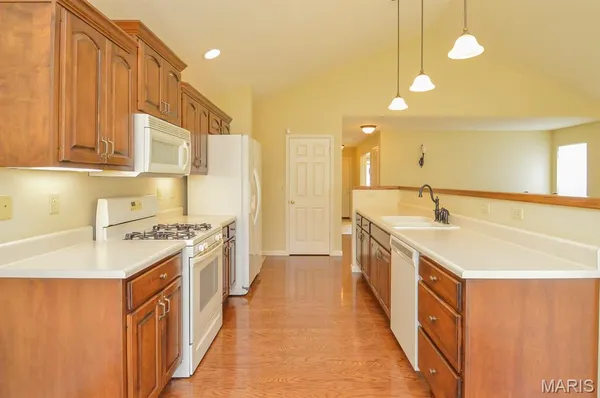 $200,000 | 5004 Castlegate Lane, Godfrey, IL 62035