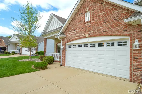 $200,000 | 5004 Castlegate Lane, Godfrey, IL 62035