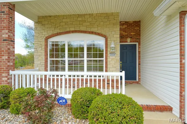 $200,000 | 5004 Castlegate Lane, Godfrey, IL 62035