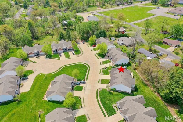 $200,000 | 5004 Castlegate Lane, Godfrey, IL 62035