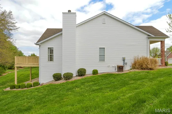 $200,000 | 5004 Castlegate Lane, Godfrey, IL 62035