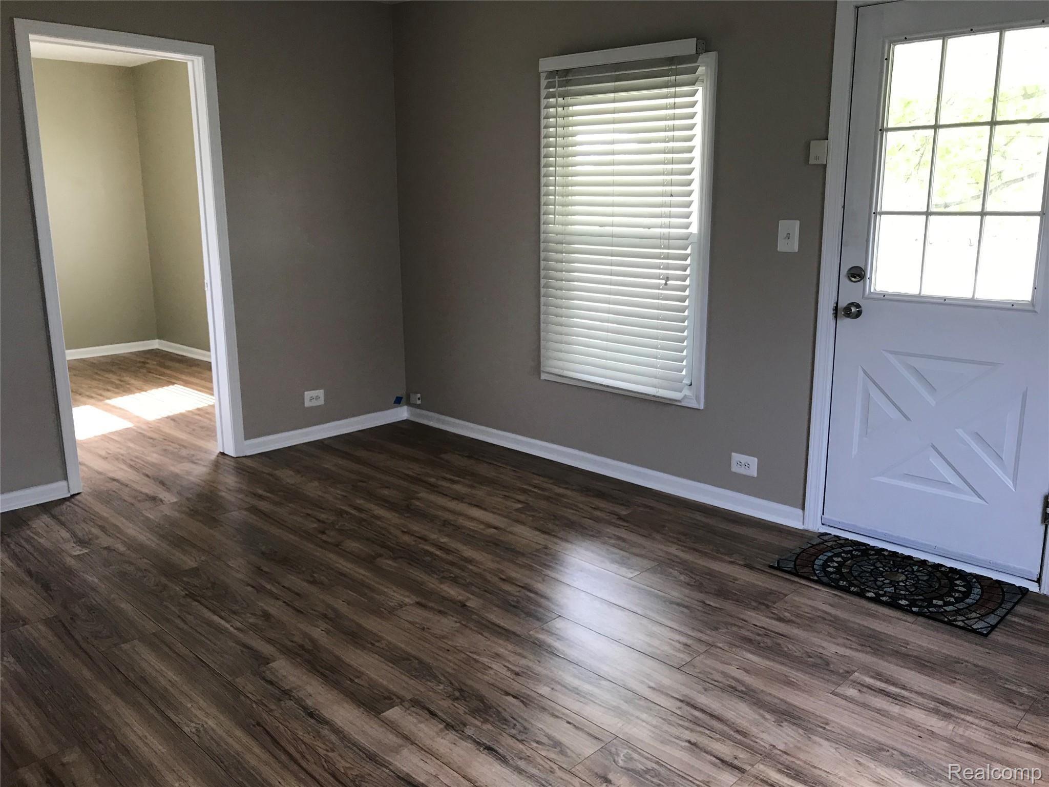 2173 South Dye Road Flint, MI 48532 - Photo 13 of 26 Living Room - View4