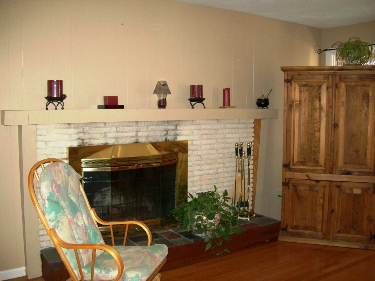 63 Oak Hill Road Pittsfield, MA 01201 - Photo 6 of 33 Living Room