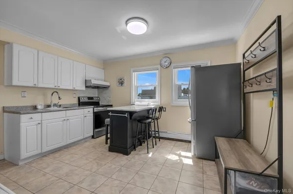 $699,000 | 29 Cutter Lane, Levittown, NY 11756