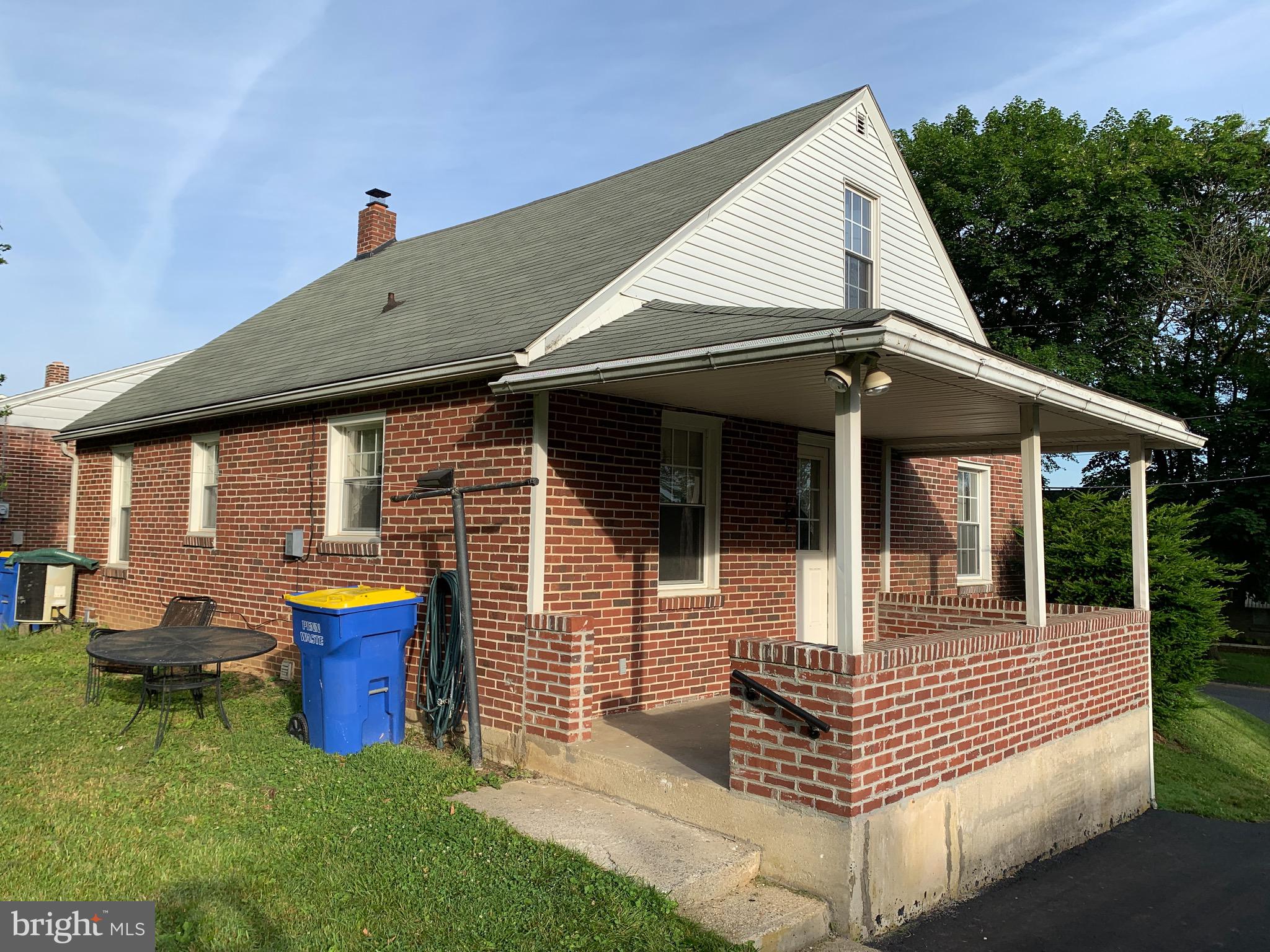 586 Hillcrest Road York, PA 17403 - Photo 5 of 19 Gallery Image 5
