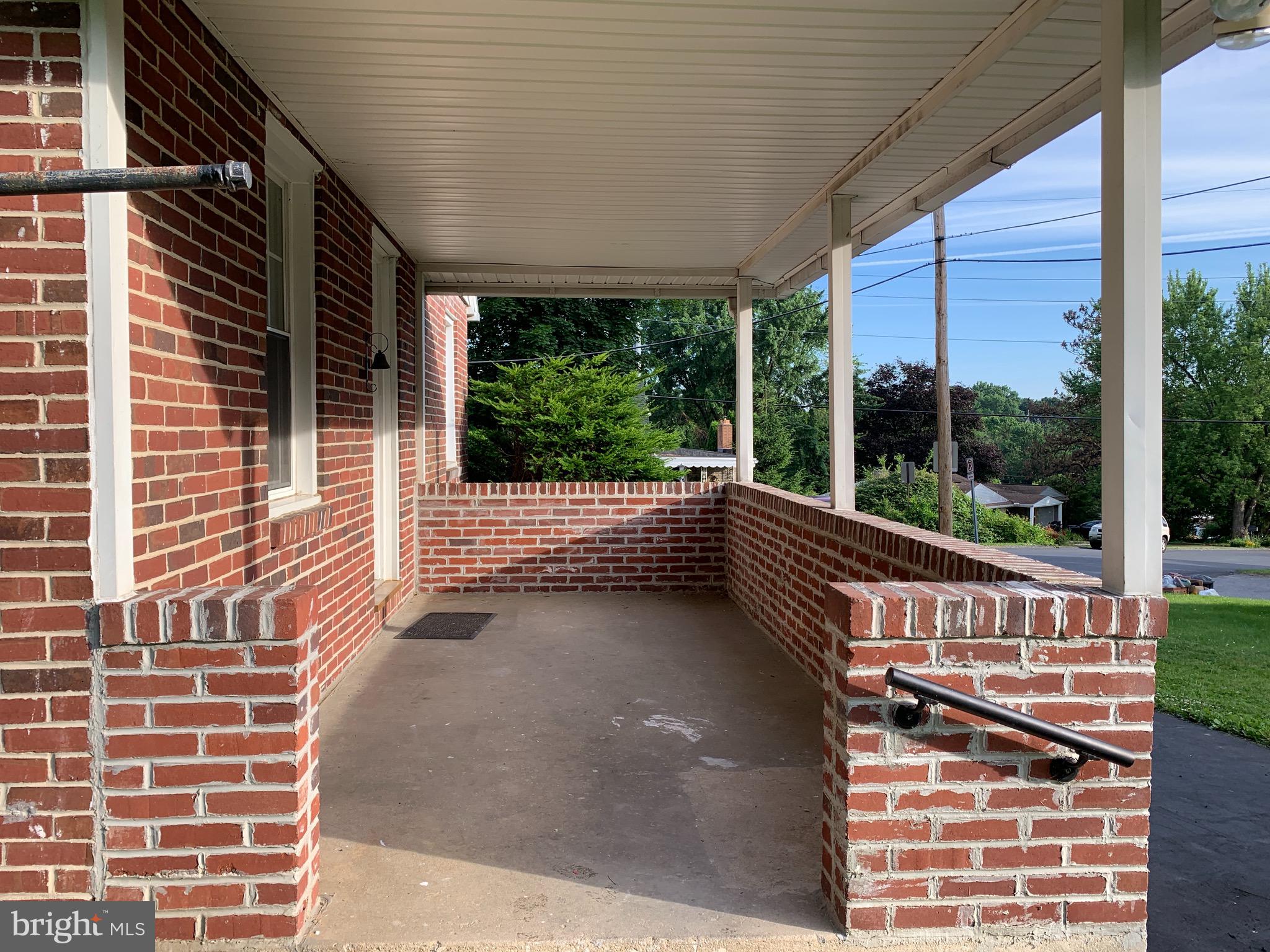 586 Hillcrest Road York, PA 17403 - Photo 6 of 19 Gallery Image 6