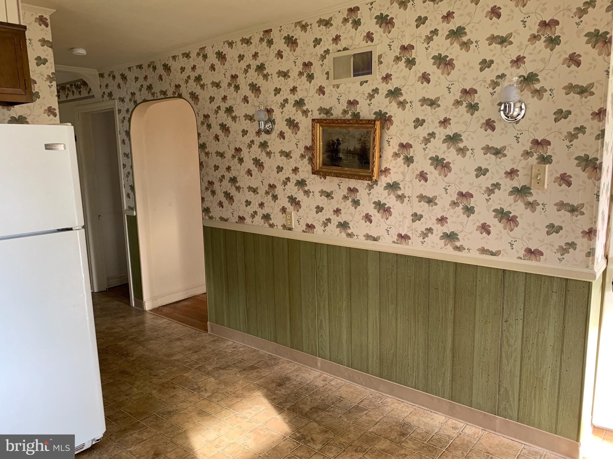 586 Hillcrest Road York, PA 17403 - Photo 8 of 19 Gallery Image 8