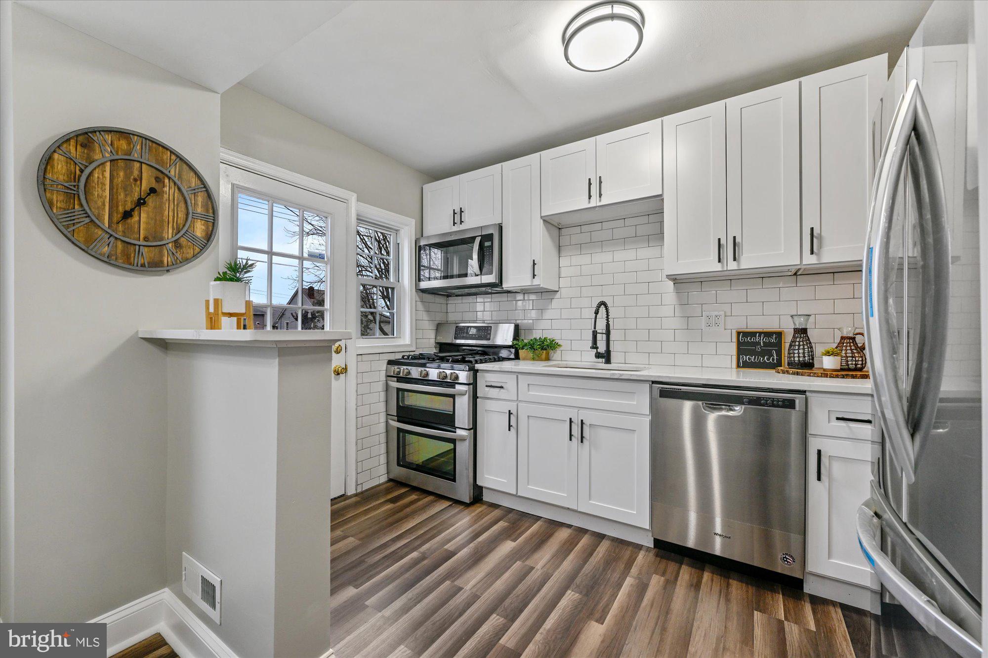 8160 Kavanagh Road Baltimore, MD 21222 - Photo 9 of 25 Gorgeous, newly renovated kitchen!