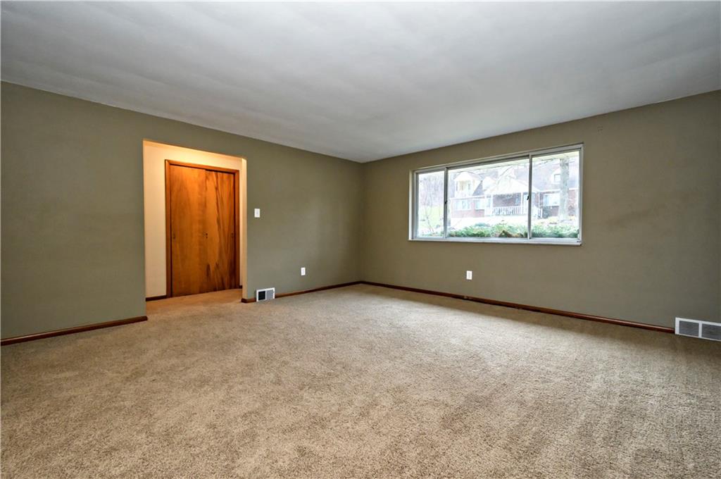 20 Clearview Drive Green Tree, PA 15205 - Photo 5 of 23