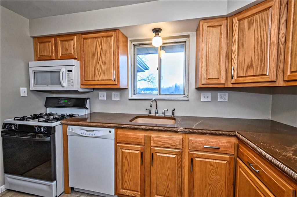 20 Clearview Drive Green Tree, PA 15205 - Photo 9 of 23