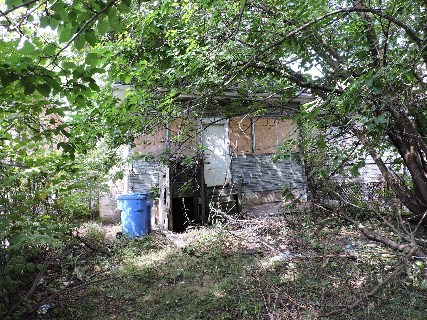 7649 South Rhodes Avenue Chicago, IL 60619 - Photo 14 of 15
