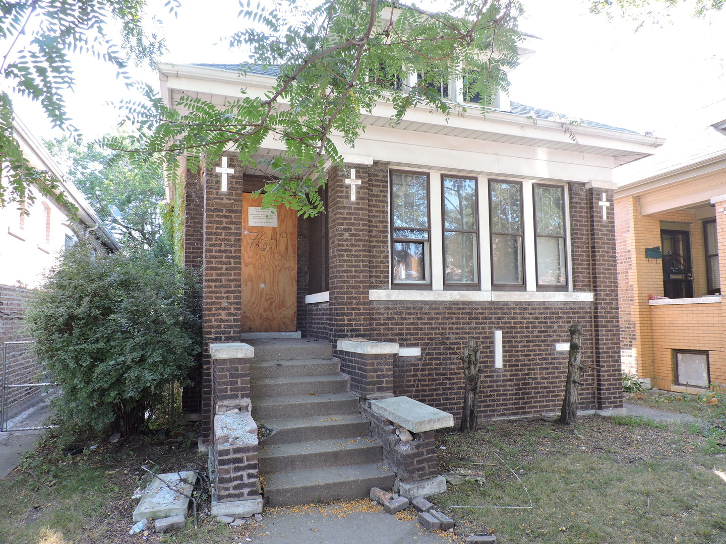 7649 South Rhodes Avenue Chicago, IL 60619 - Photo 2 of 15