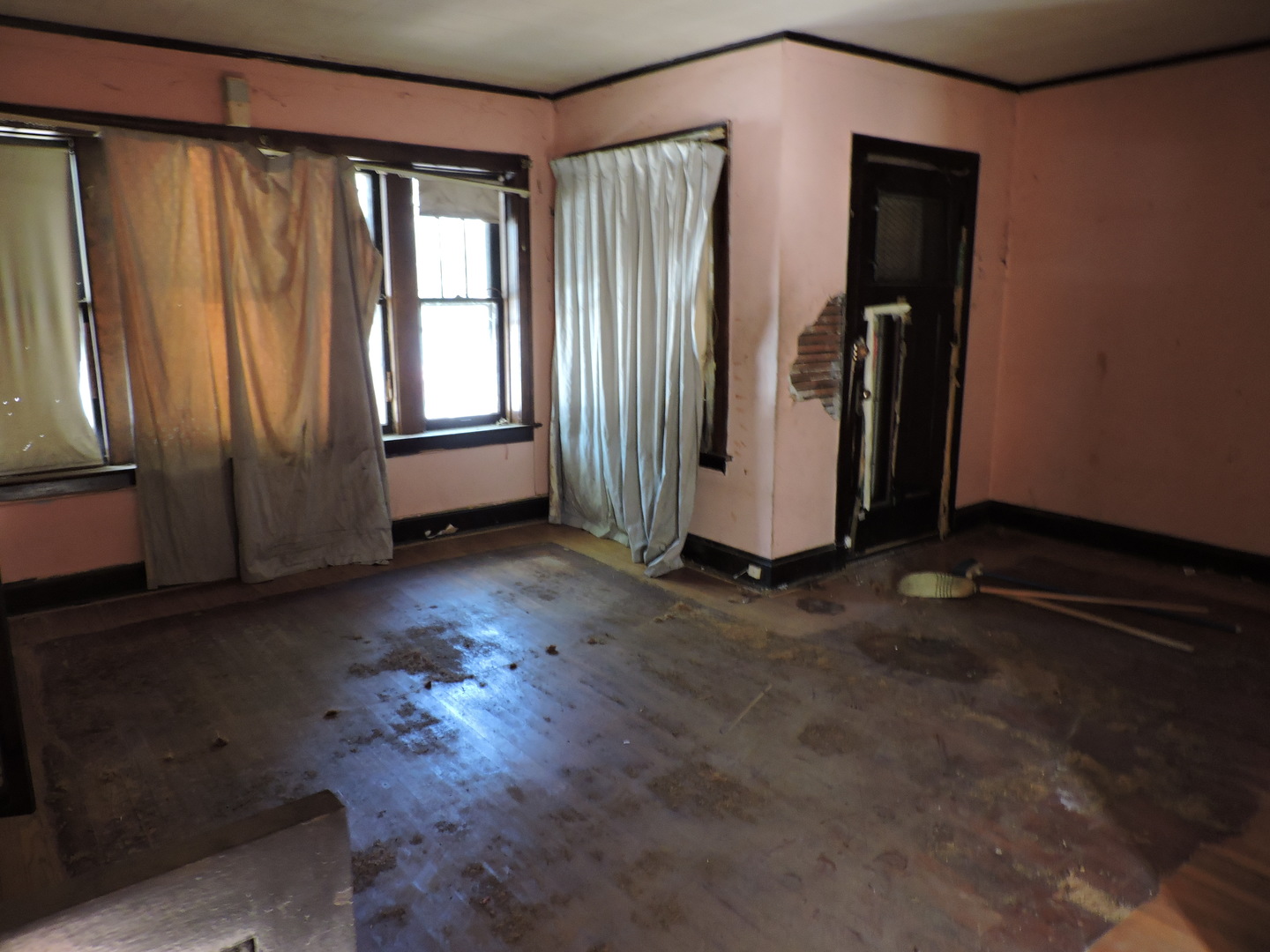 7649 South Rhodes Avenue Chicago, IL 60619 - Photo 4 of 15