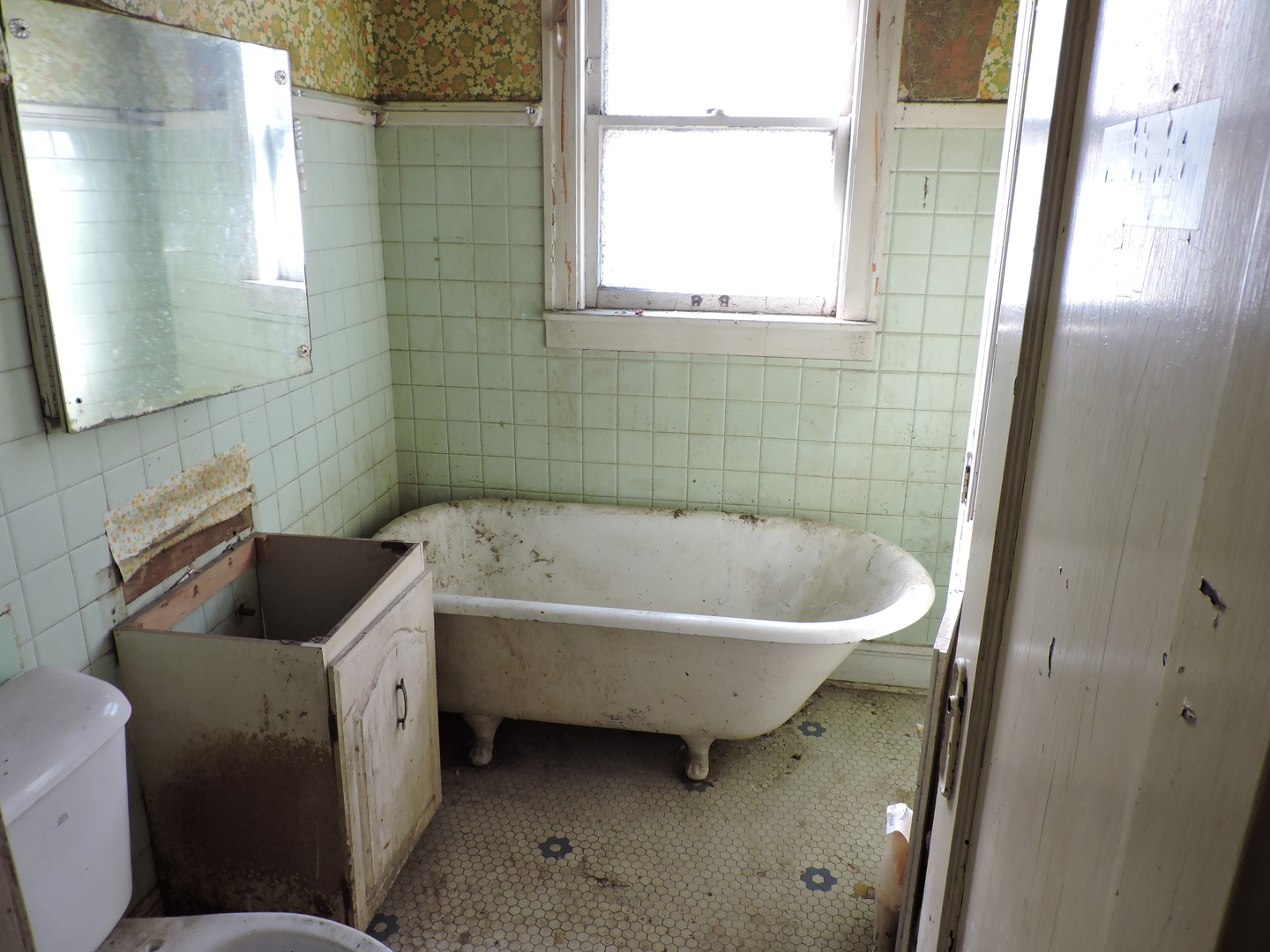 7649 South Rhodes Avenue Chicago, IL 60619 - Photo 9 of 15