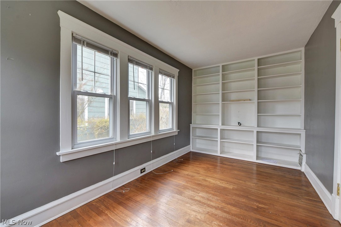 2959 Coleridge Road Cleveland, OH 44118 - Photo 14 of 35